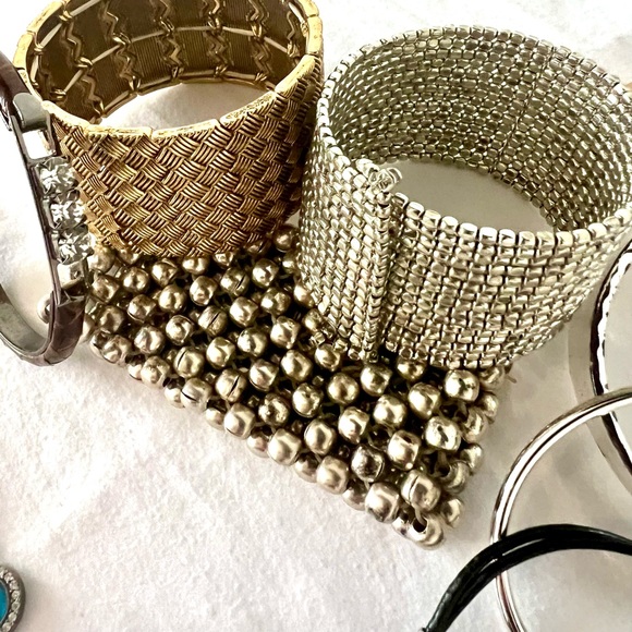 SALE: 23 bracelet bundle silver & gold  ❤️ - Picture 5 of 7